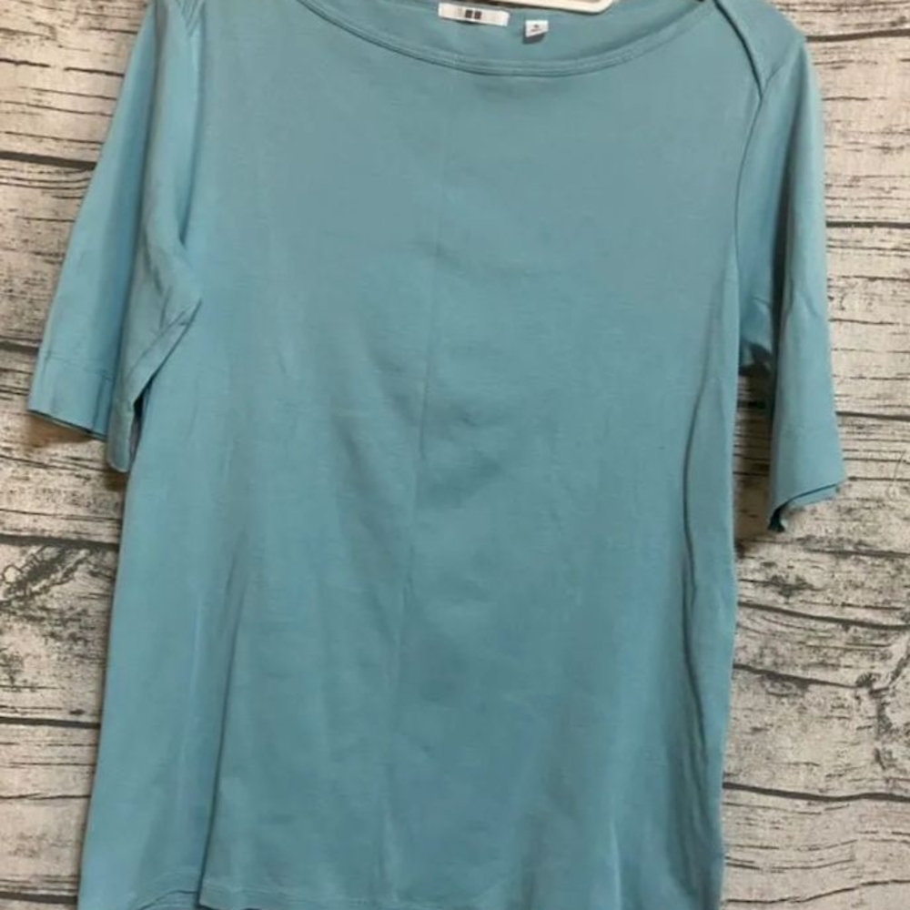 Uniqlo Women's Light Blue Short Sleeve Tee